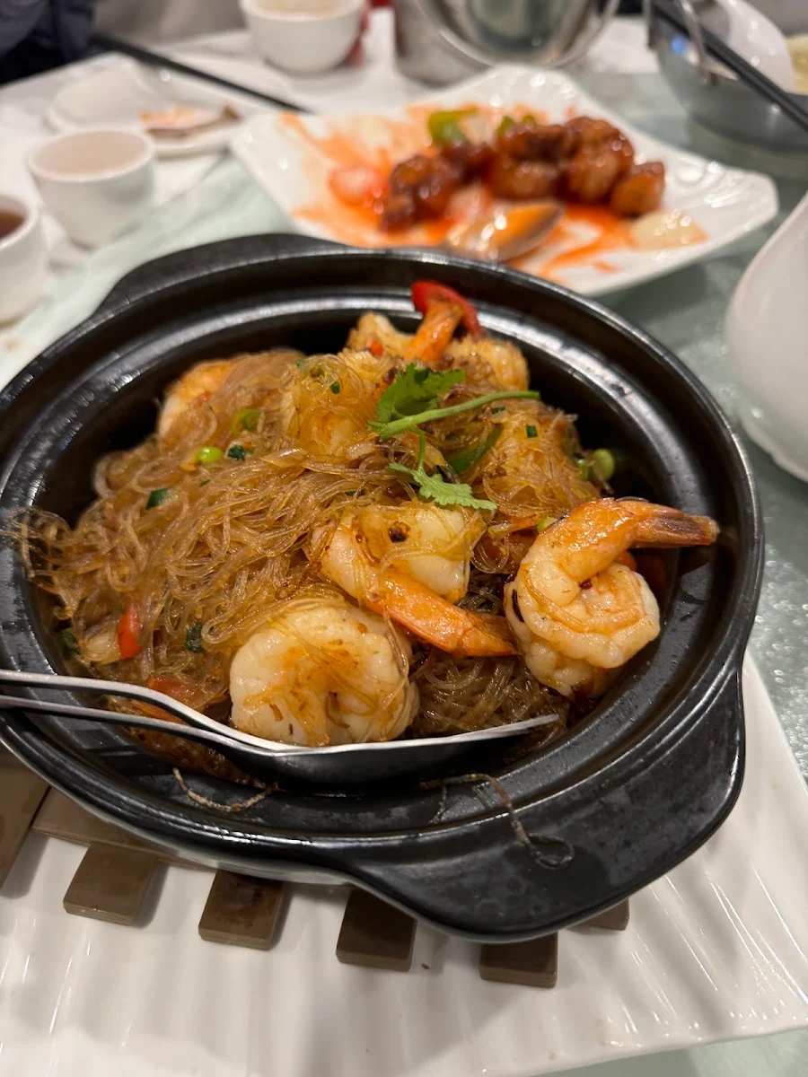 Stir Fried Vermicelli with Seafood Combination in Clay Pot