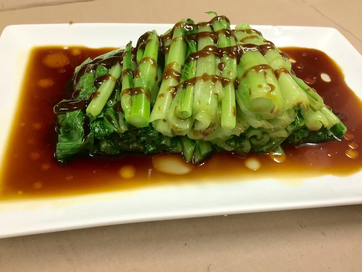 Steam Choy Sum with Oyster Sauce