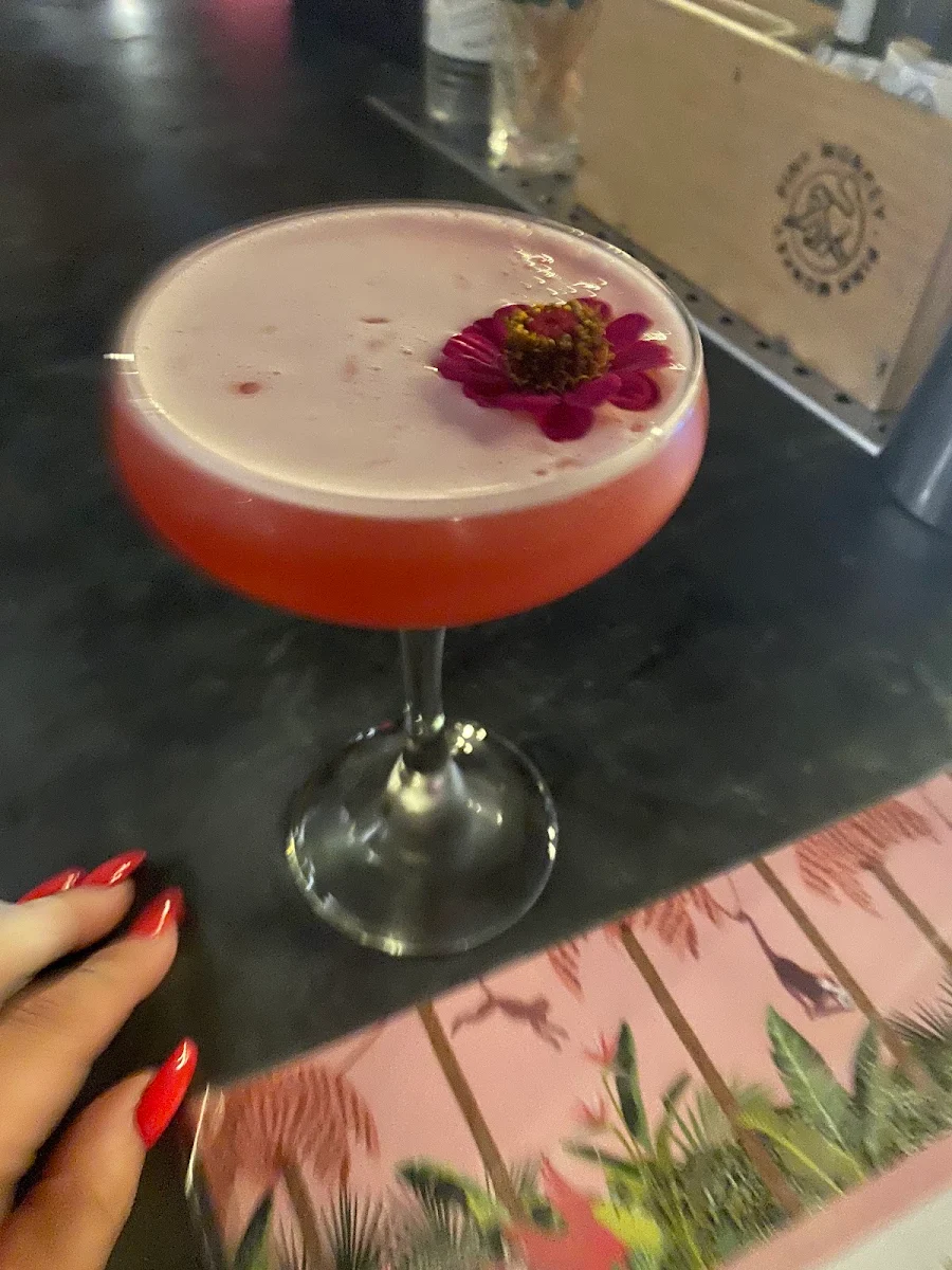 Cosmopolitan, Pink Monkey Bar & Grill