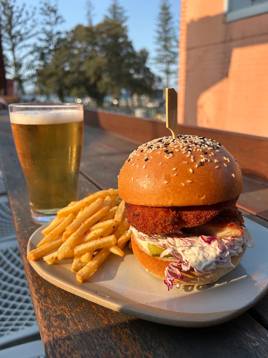 Highlights, Pink Monkey Bar & Grill