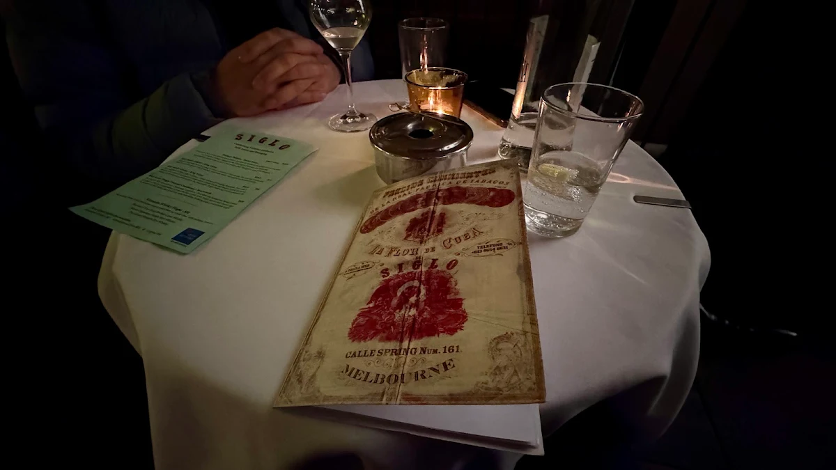 Table Setting, Siglo
