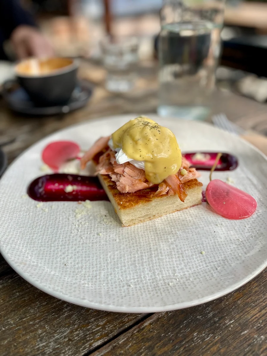 Salmon Benedict