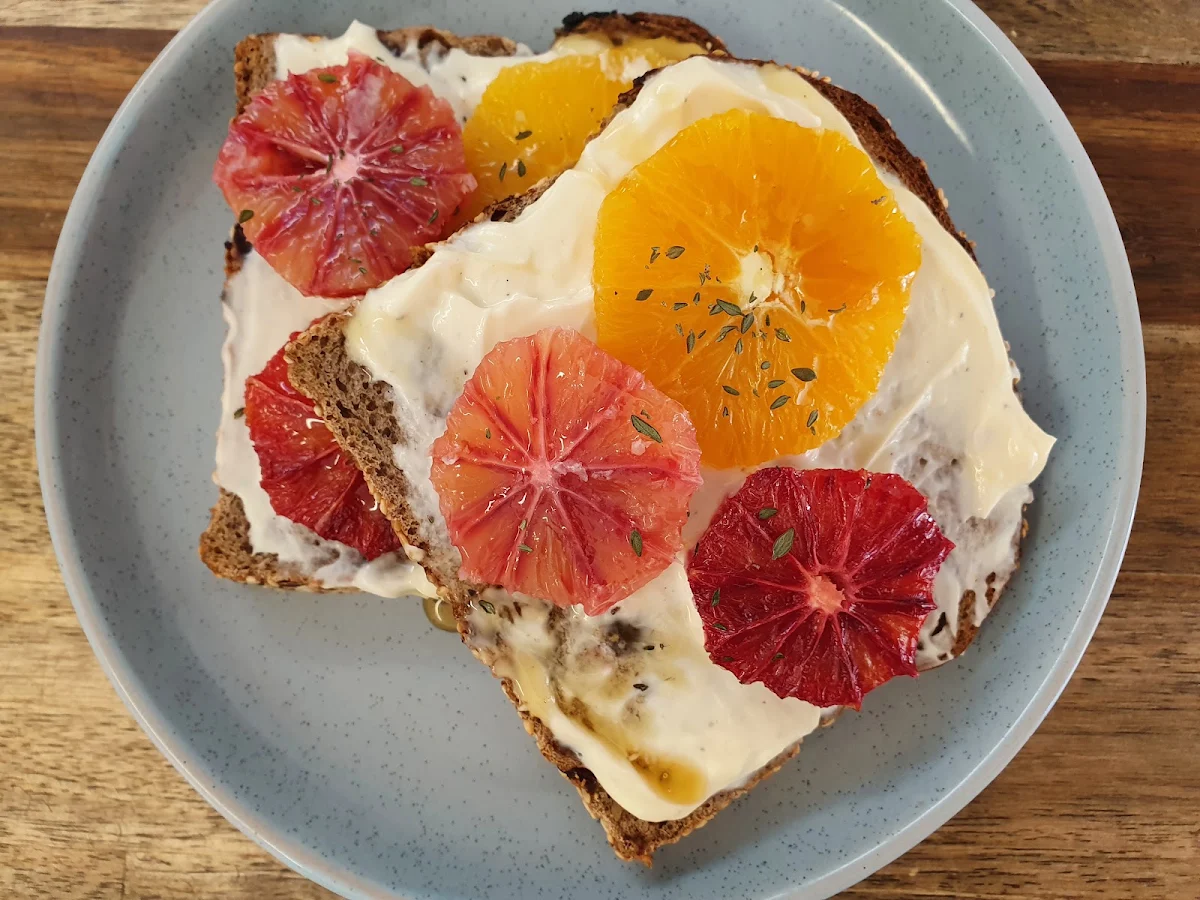 Fruit à Nut Toast, Kattalinas On the Marina