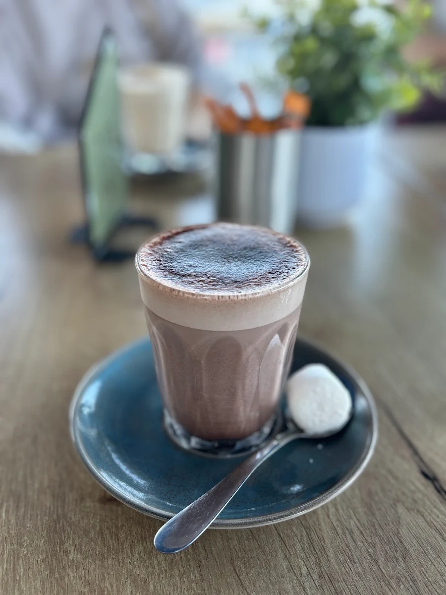 Latte, Kattalinas On the Marina