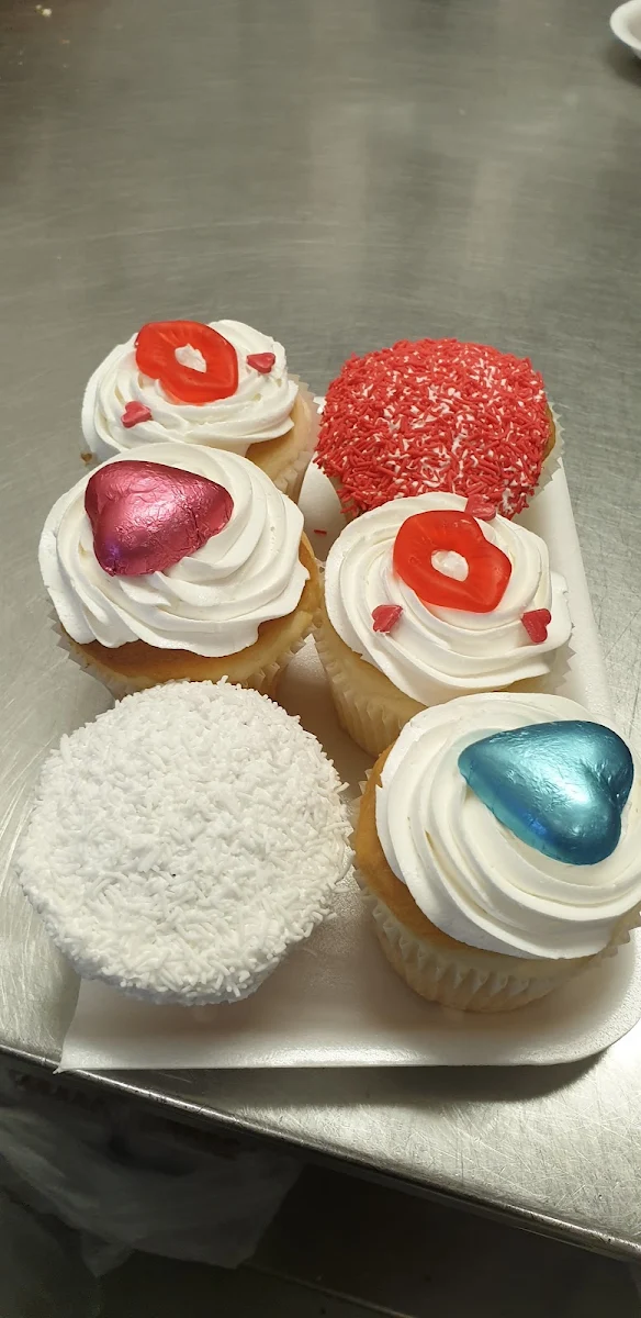 Highlights, Crustys Bakery