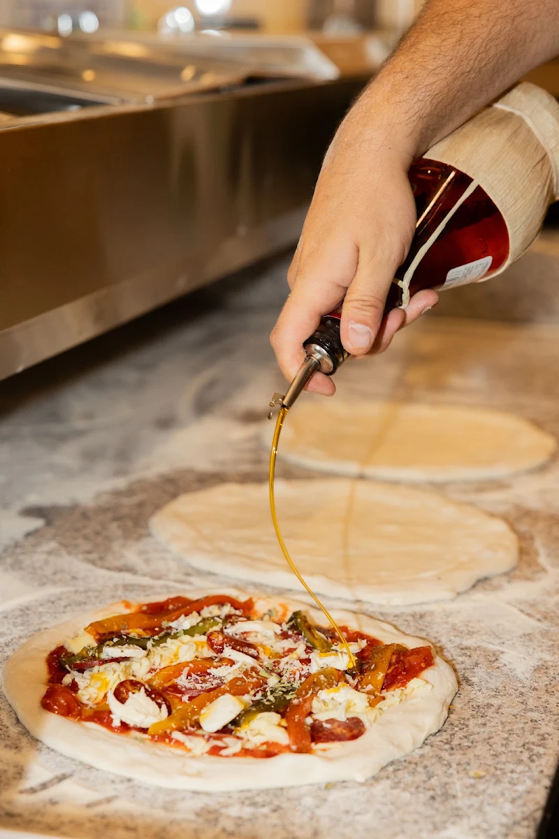 Highlights, Pizzeria Poveretti