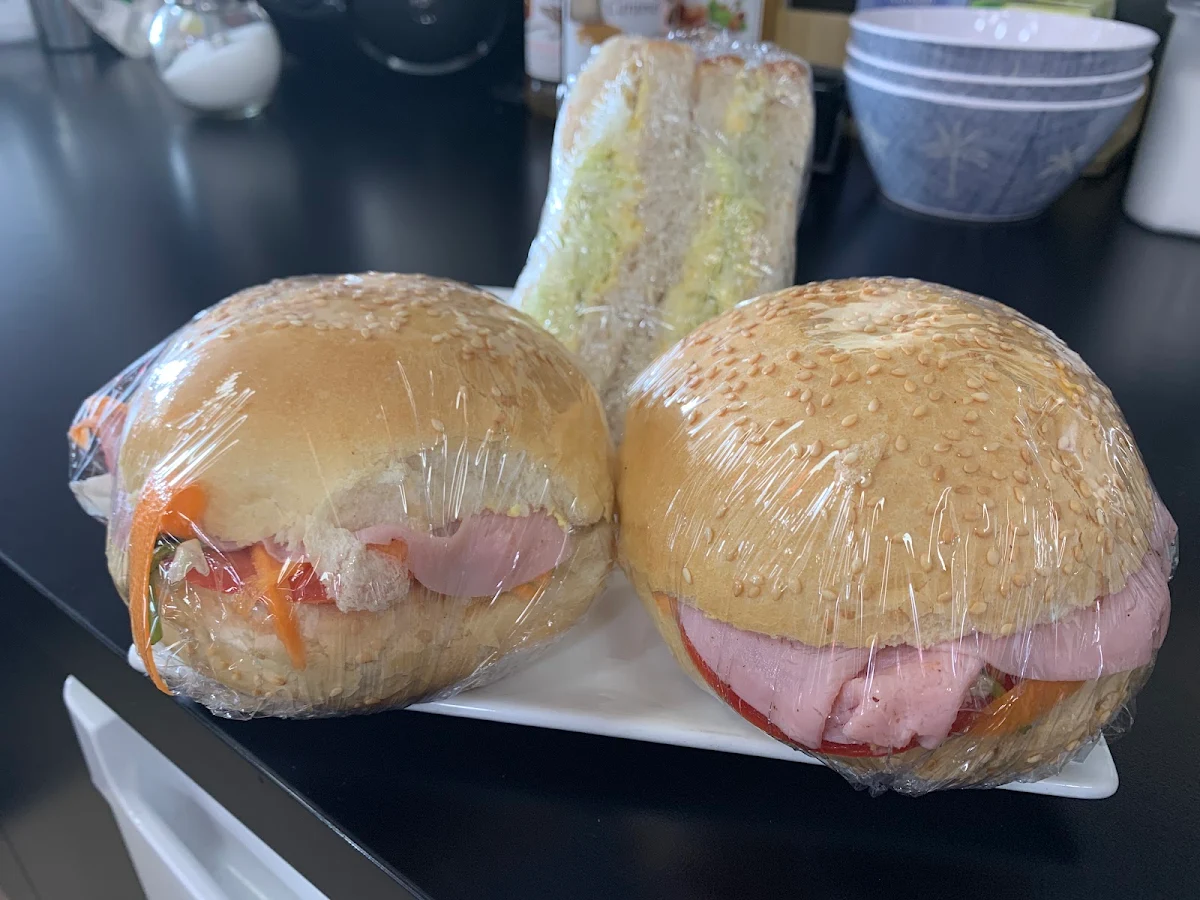 Highlights, Puccis Rosticceria & Caffe