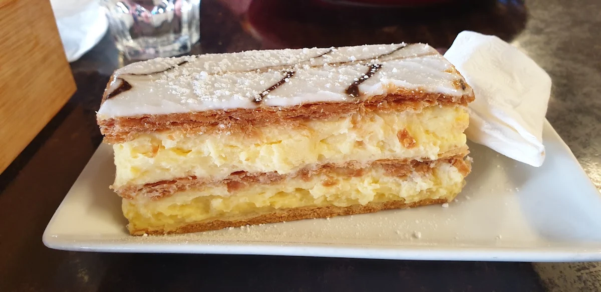 Vanilla Slice, Amici Deli