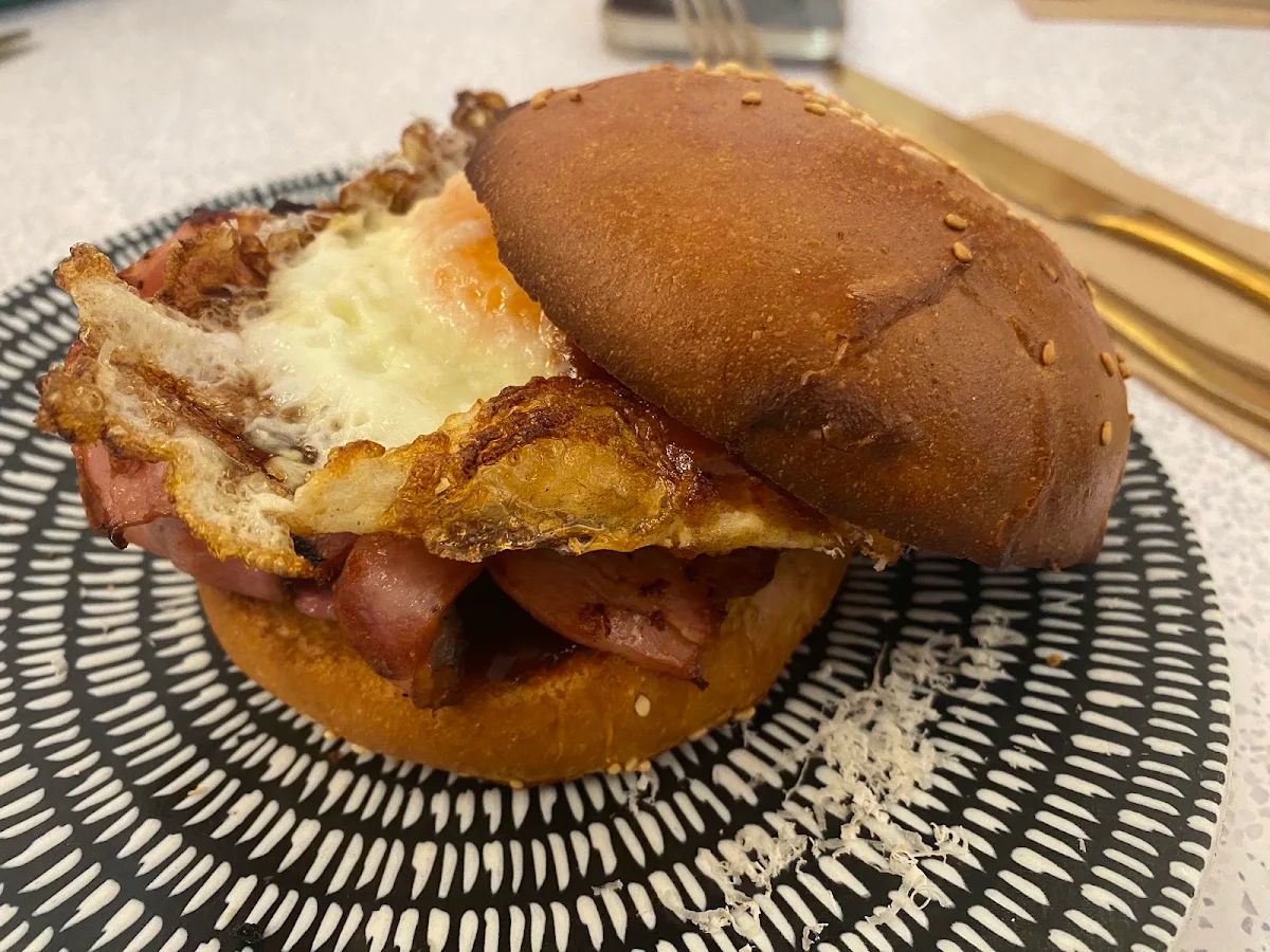 Bacon & Egg Roll