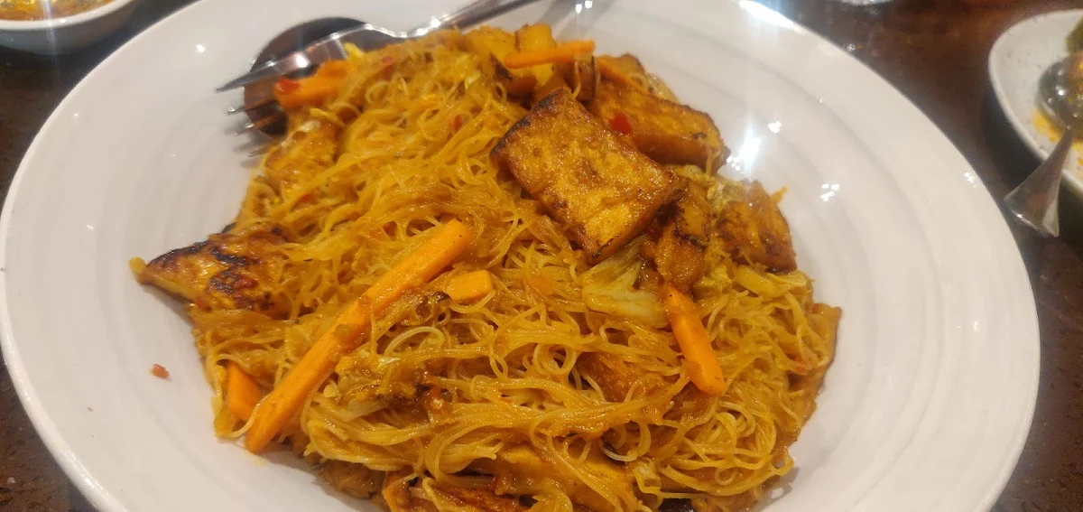 Tom Yum Fried Vermicelli
