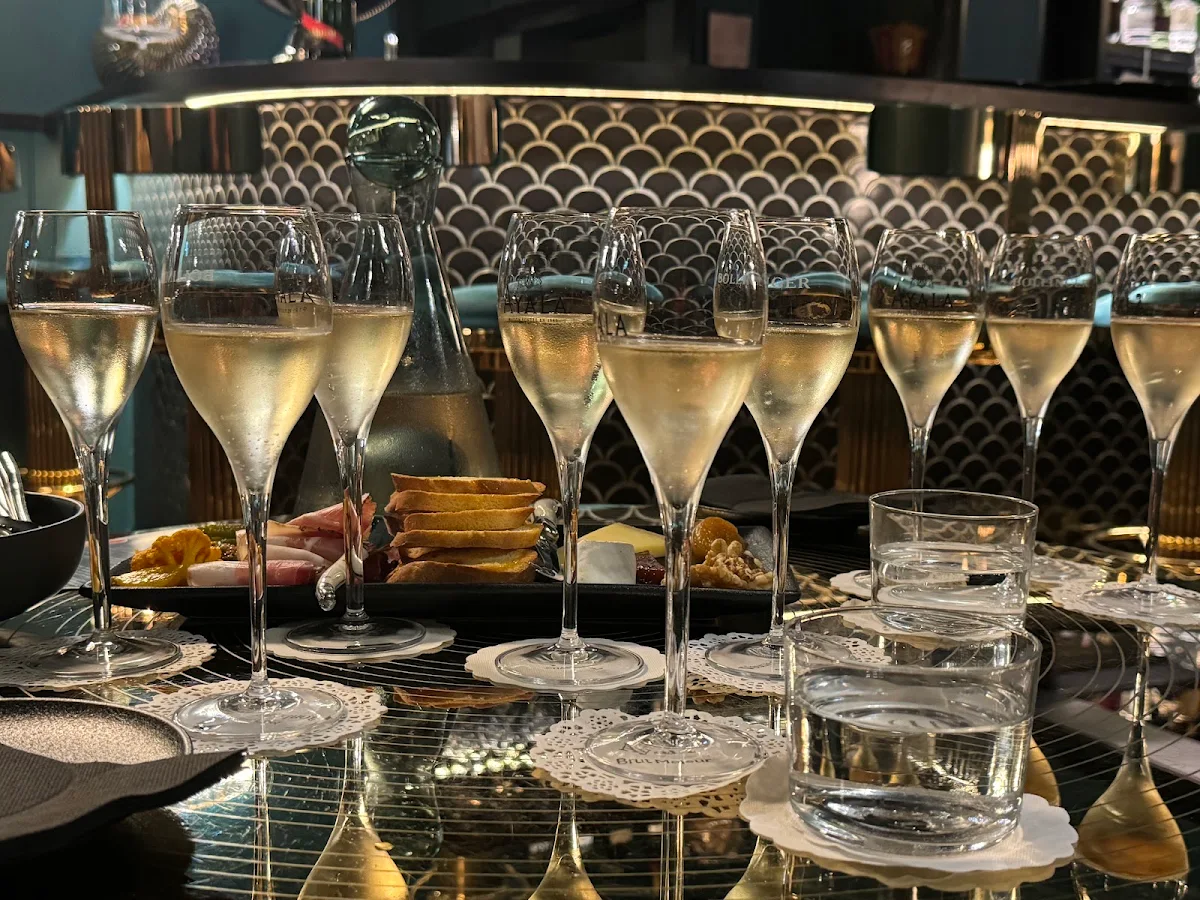 Highlights, SIP Champagne Bar