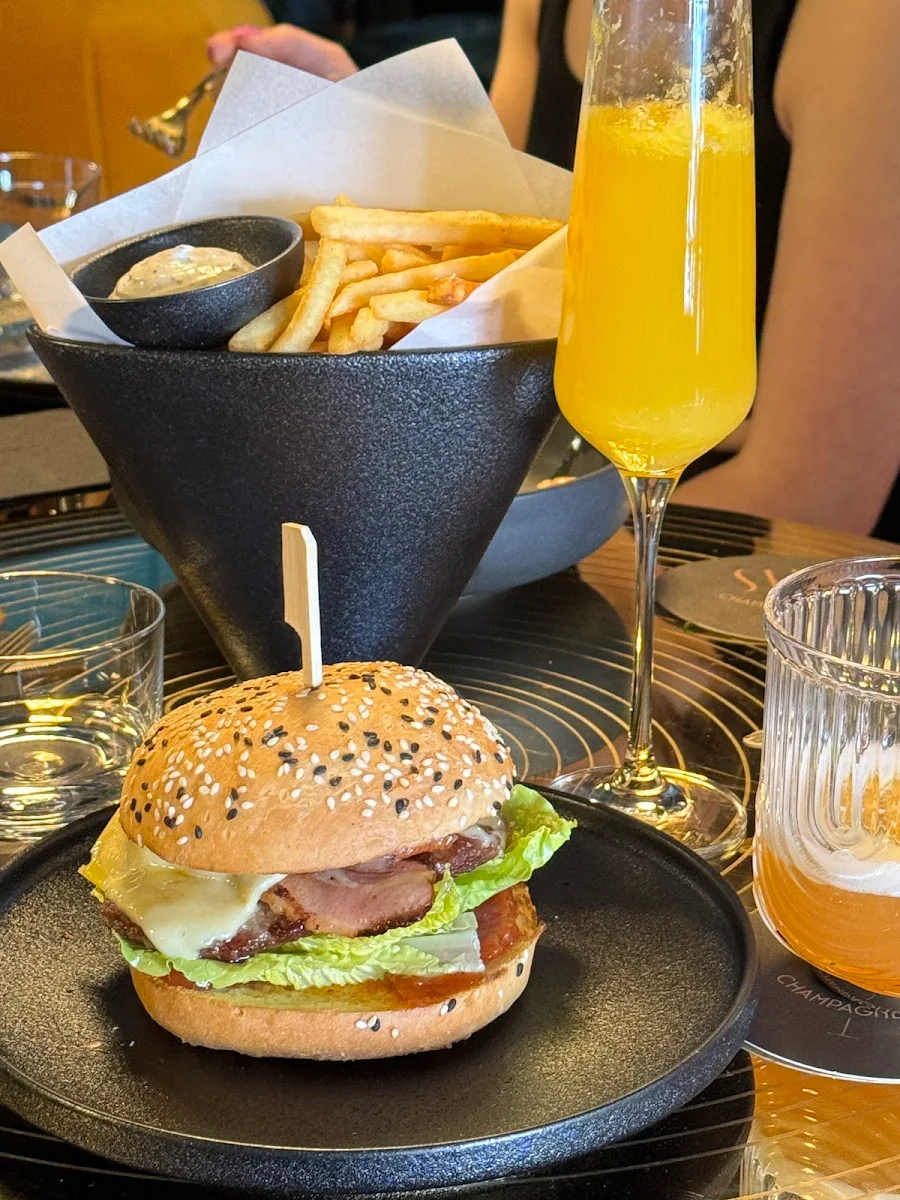 Highlights, SIP Champagne Bar