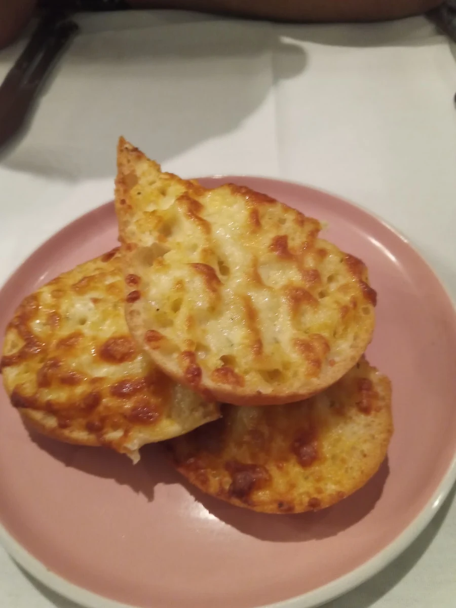 Cheesy Garlic Bread, Rhys' Restaurant