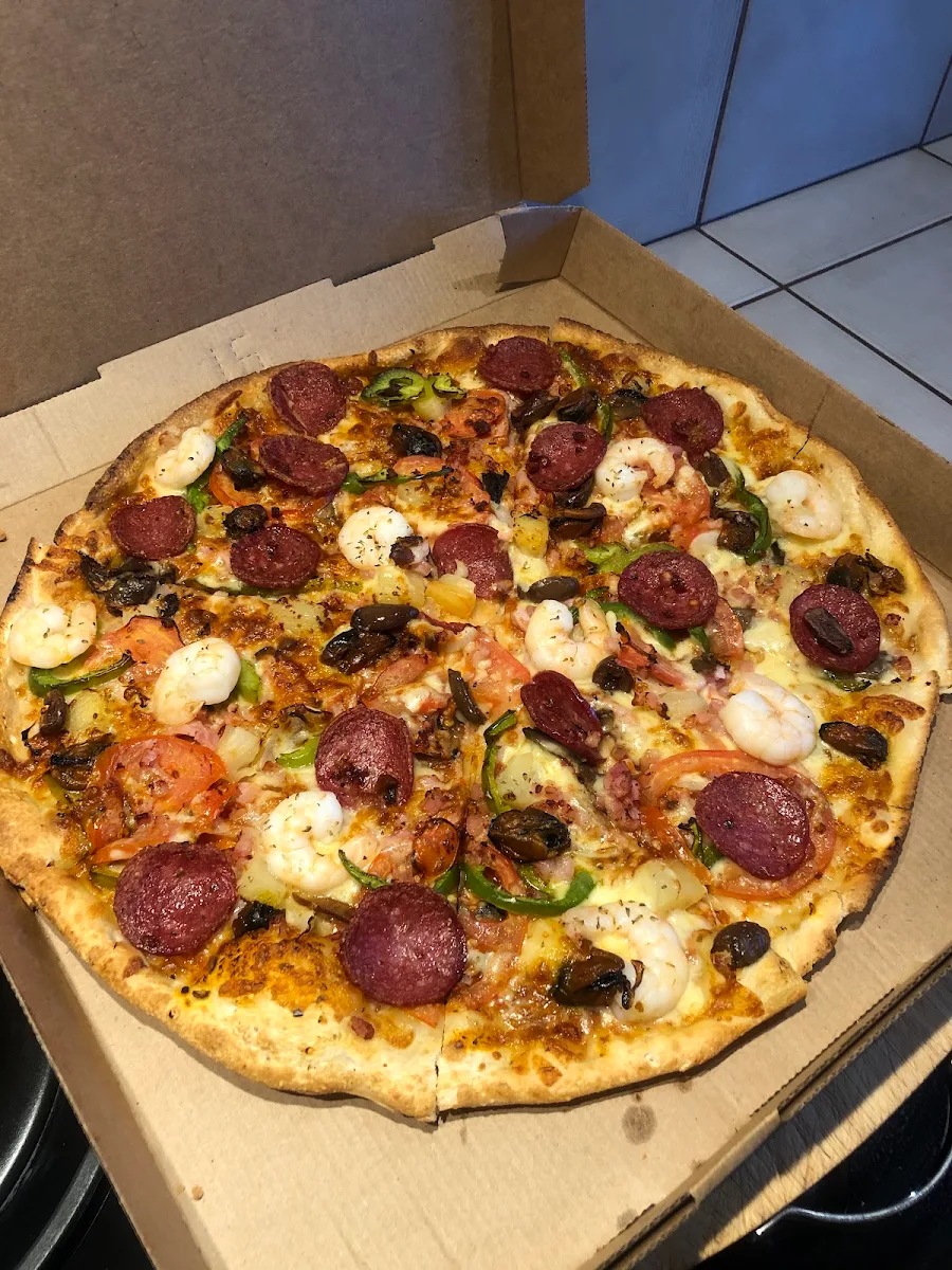 Extra Prawns, Kingsley Pizza