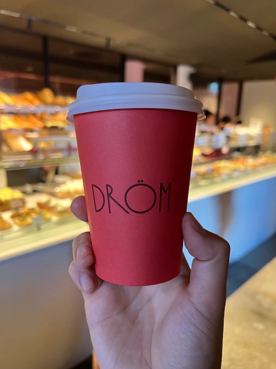 Latté, Dröm Bakery
