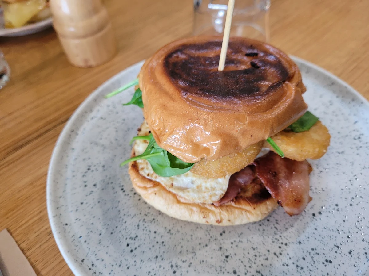 Burger, Lamezleighs Coffee House & Eatery