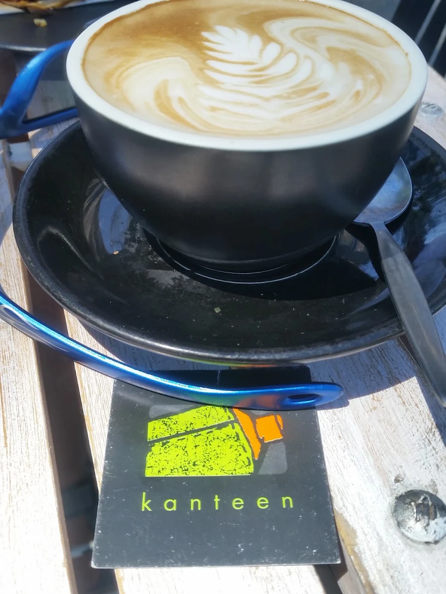 Flat White 4, Kanteen