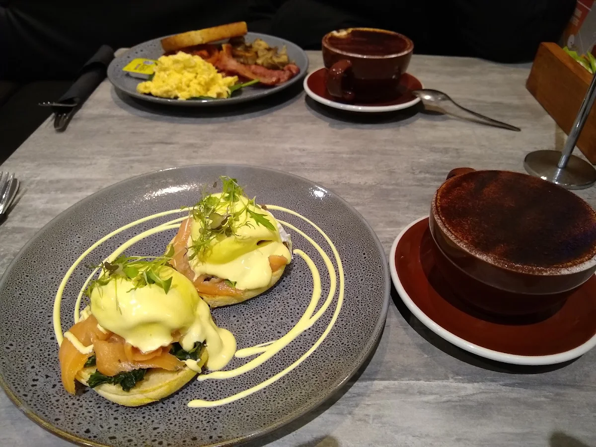 The Lounge Room Big Brekkie