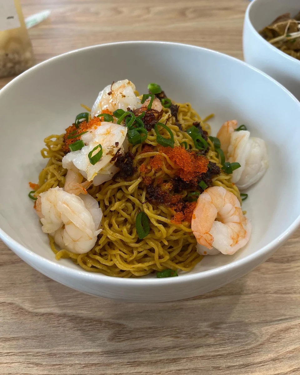 Dry Egg Noodles with Prawn Served with XO Sacue