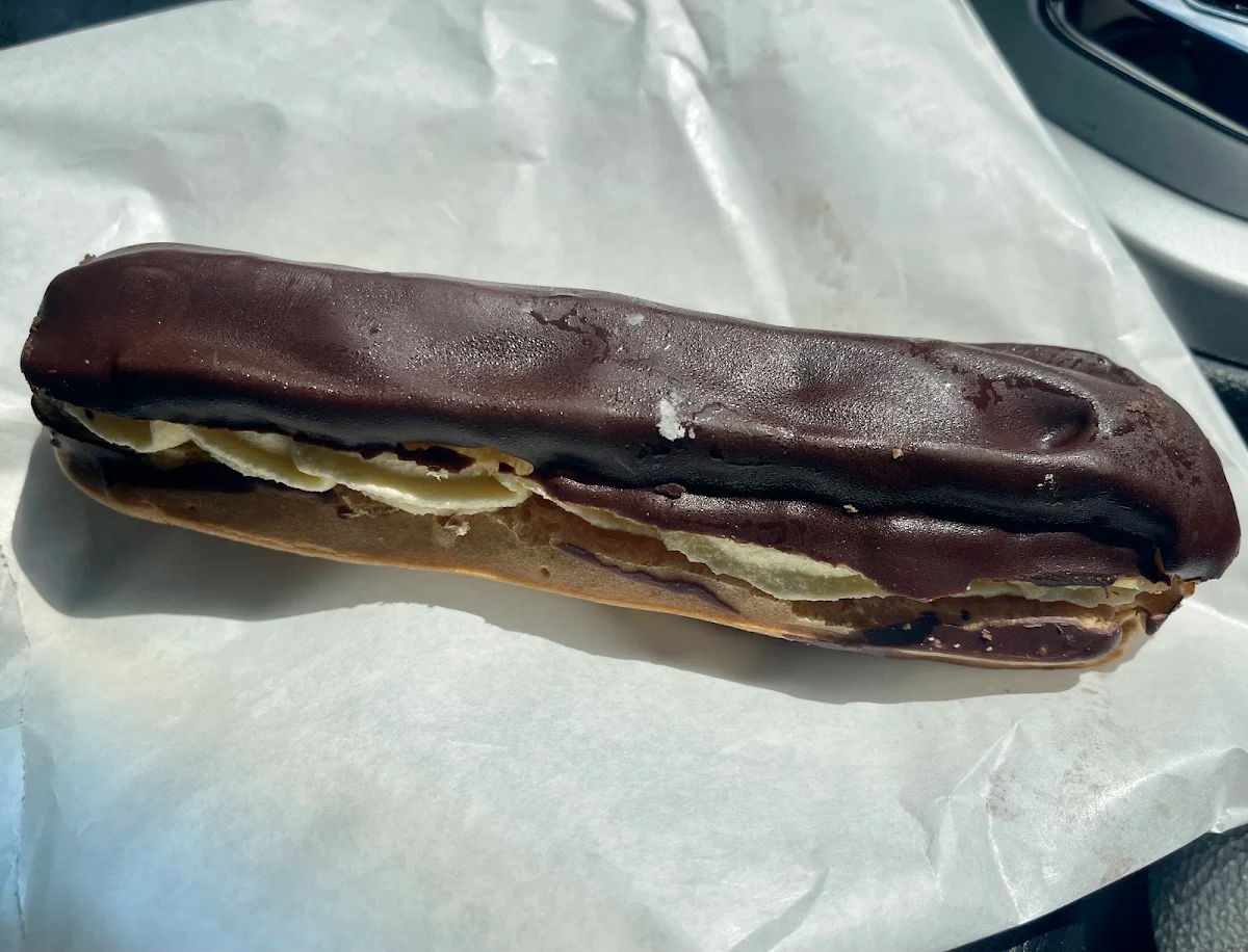 Chocolate Eclair, Tully Hot Bread Shop