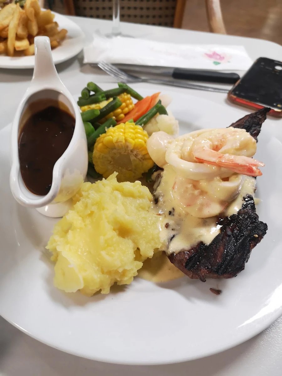 Steak, Avondale Homestead Tavern