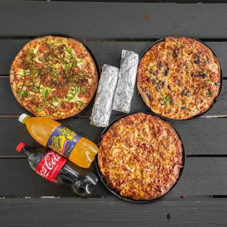 Highlights, Mr & Mrs Pizza