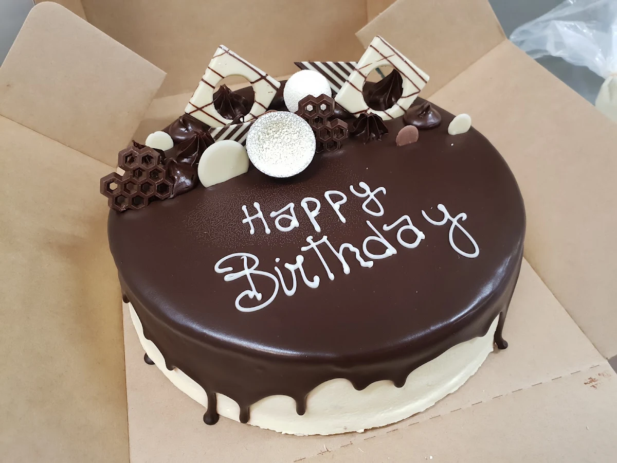 Cake Customized, The Cheesecake Shop Noble Park