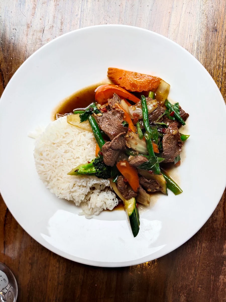 Highlights, Papaya Thai Eatery & Cafe