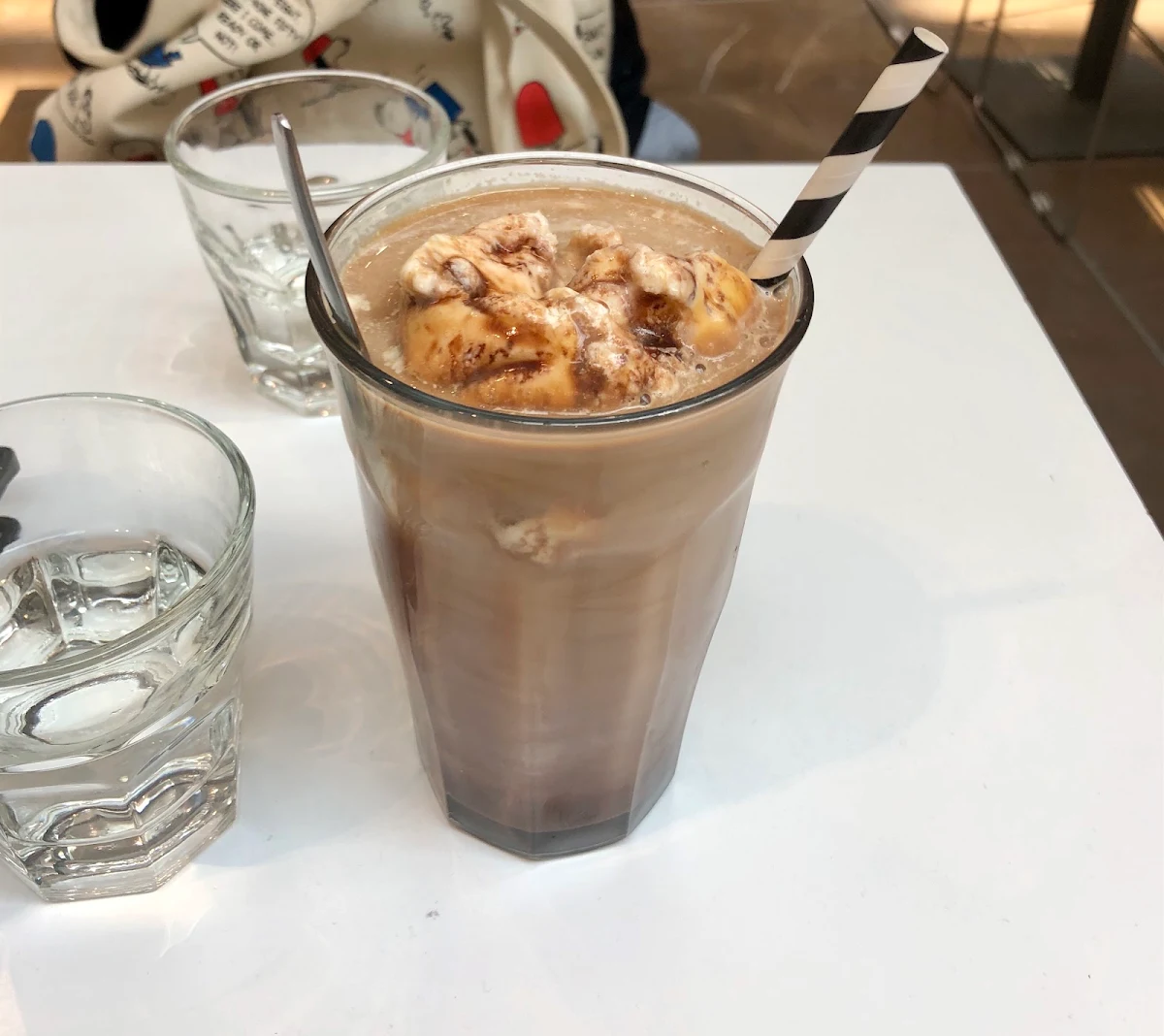 Iced Mocha, Caffé Moda