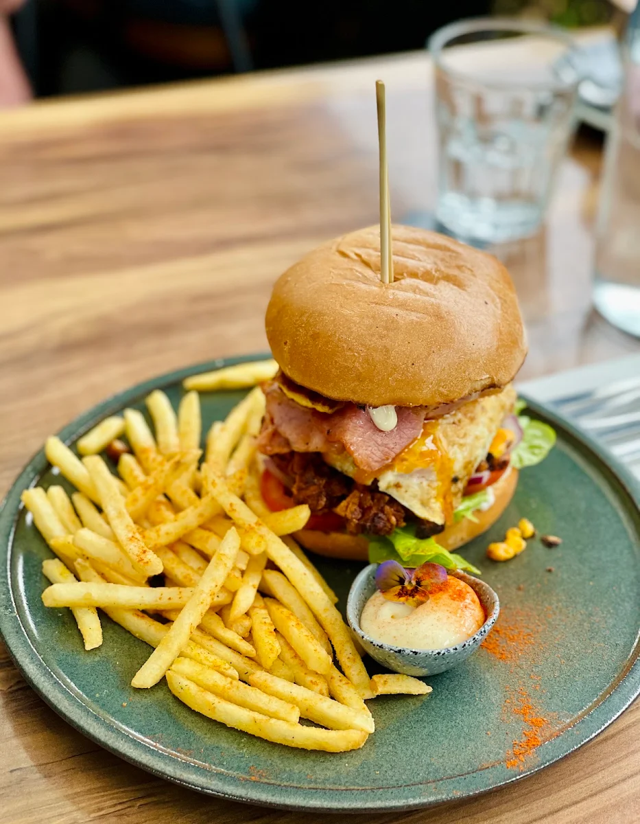Burgers, Andonis Cafe & Bar, Yeerongpilly