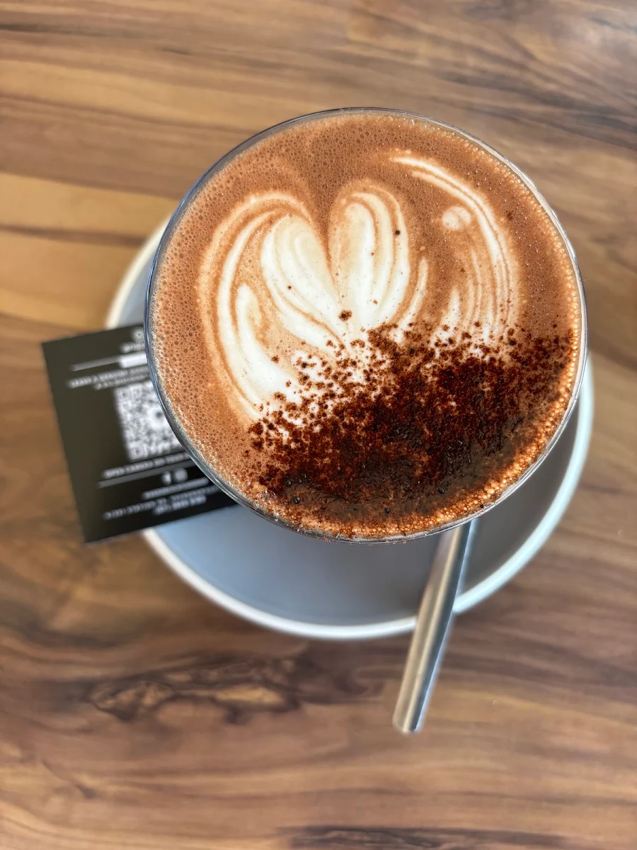 Flat White, Andonis Cafe & Bar, Yeerongpilly