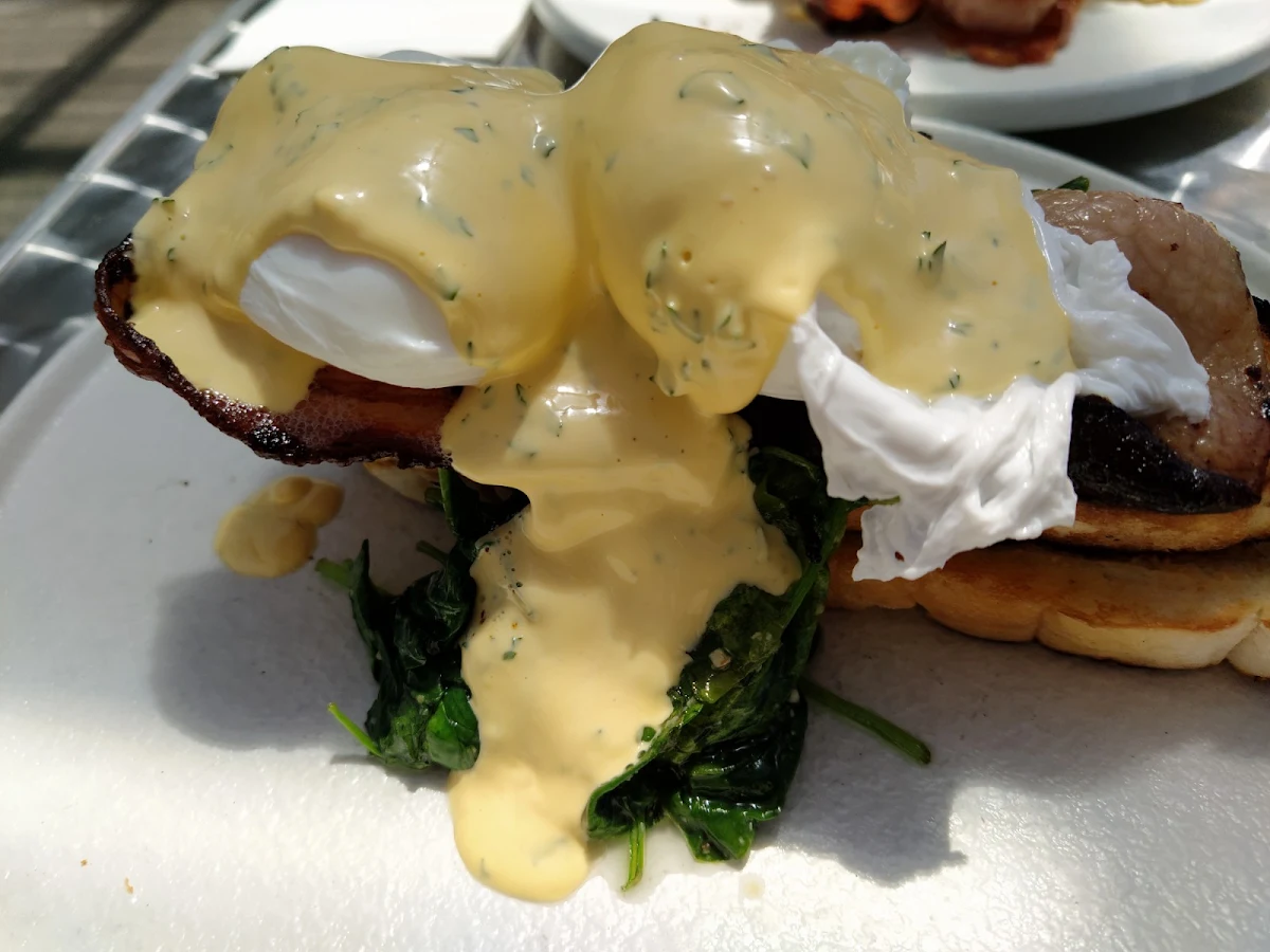 Eggs Benedict