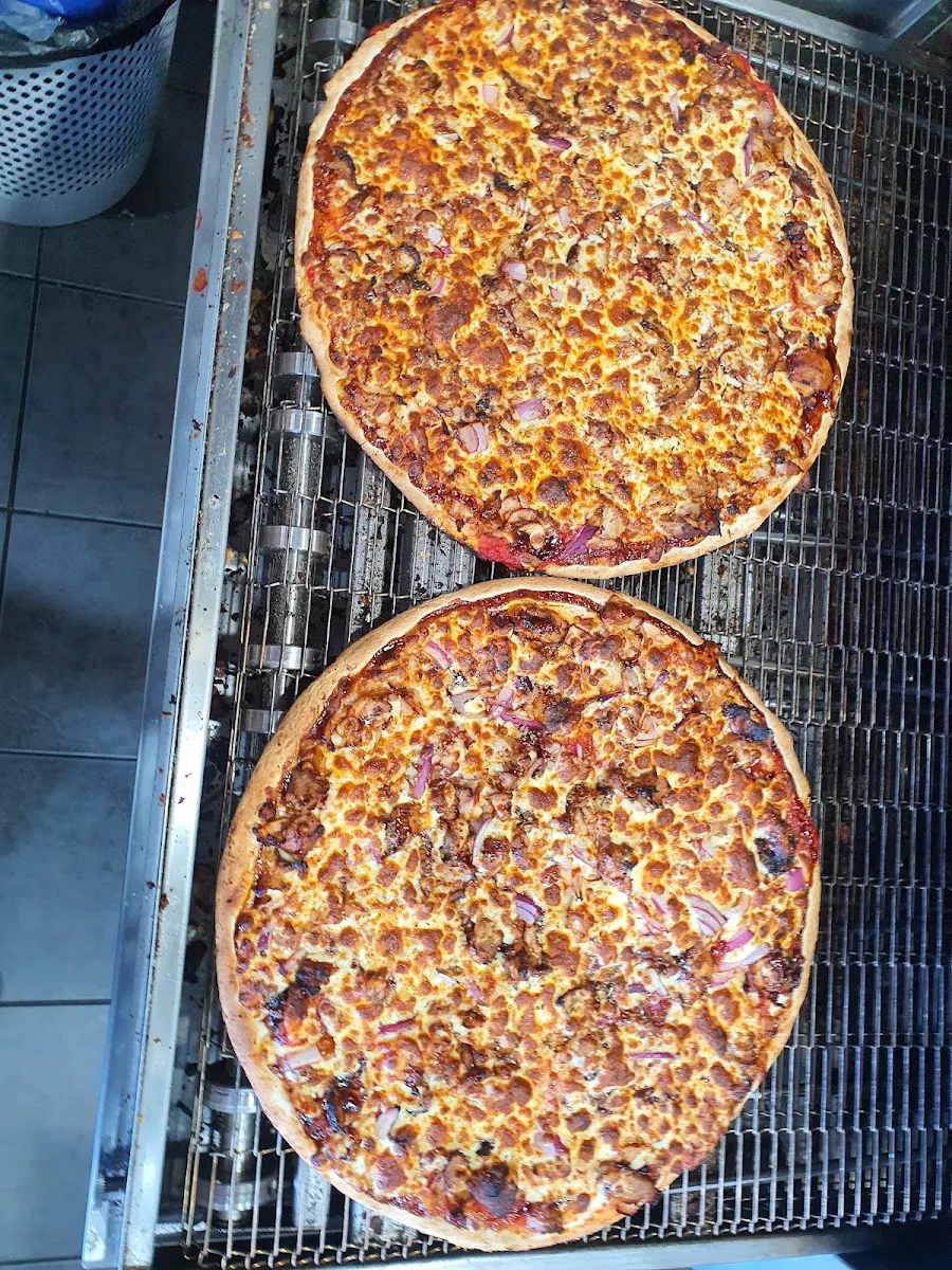 Highlights, Two Brothers Pizza & Kebab Hallam