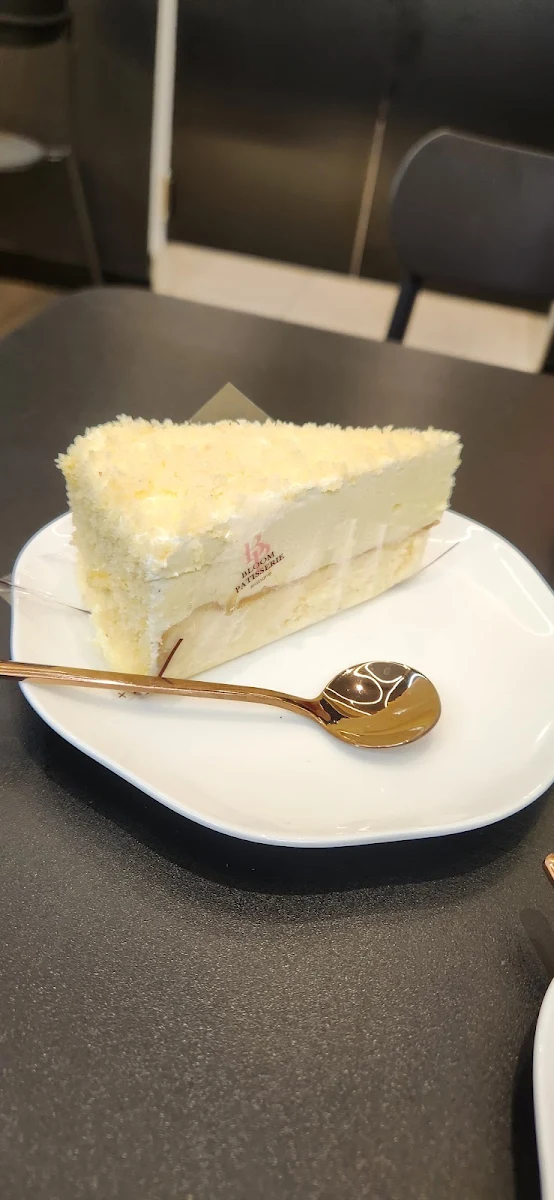 Hanoi Cheesecake Slice