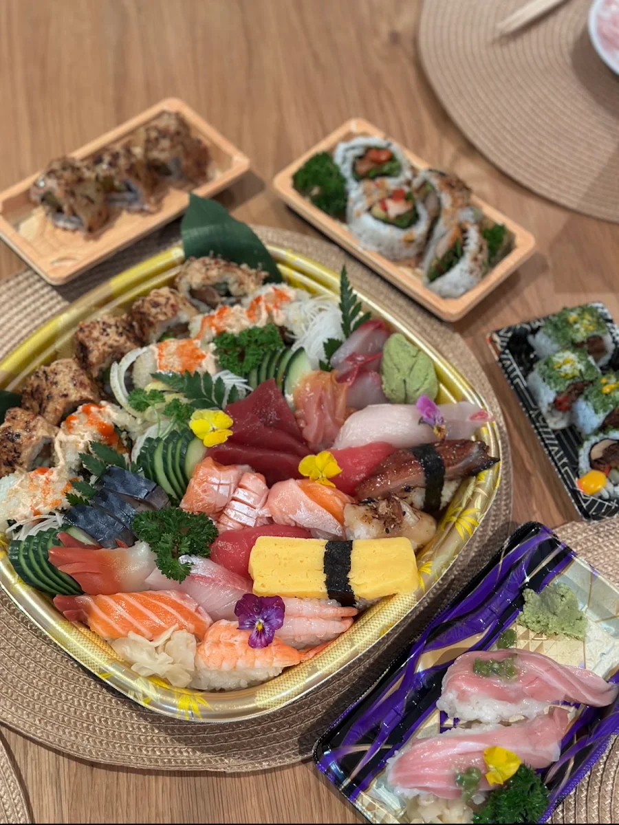 Small Sushi and Sashimi Combo