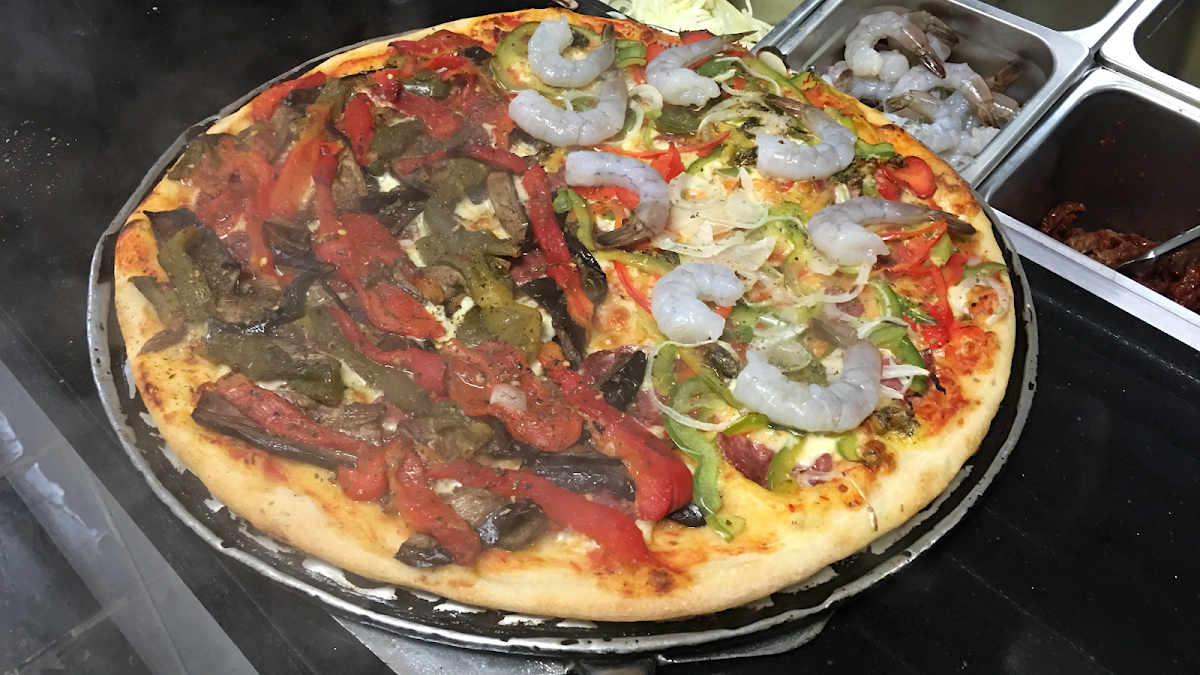 Highlights, Silvio's Newtown Pizza (Roman Style)