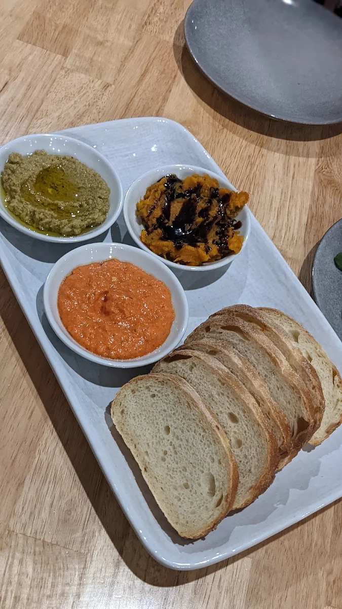 Bread & Dips, Azacca Kitchen