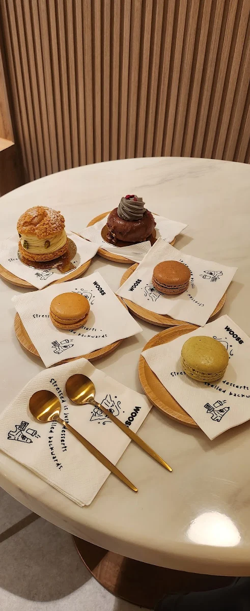 Highlights, WOOSS Au Desserts and Cafe