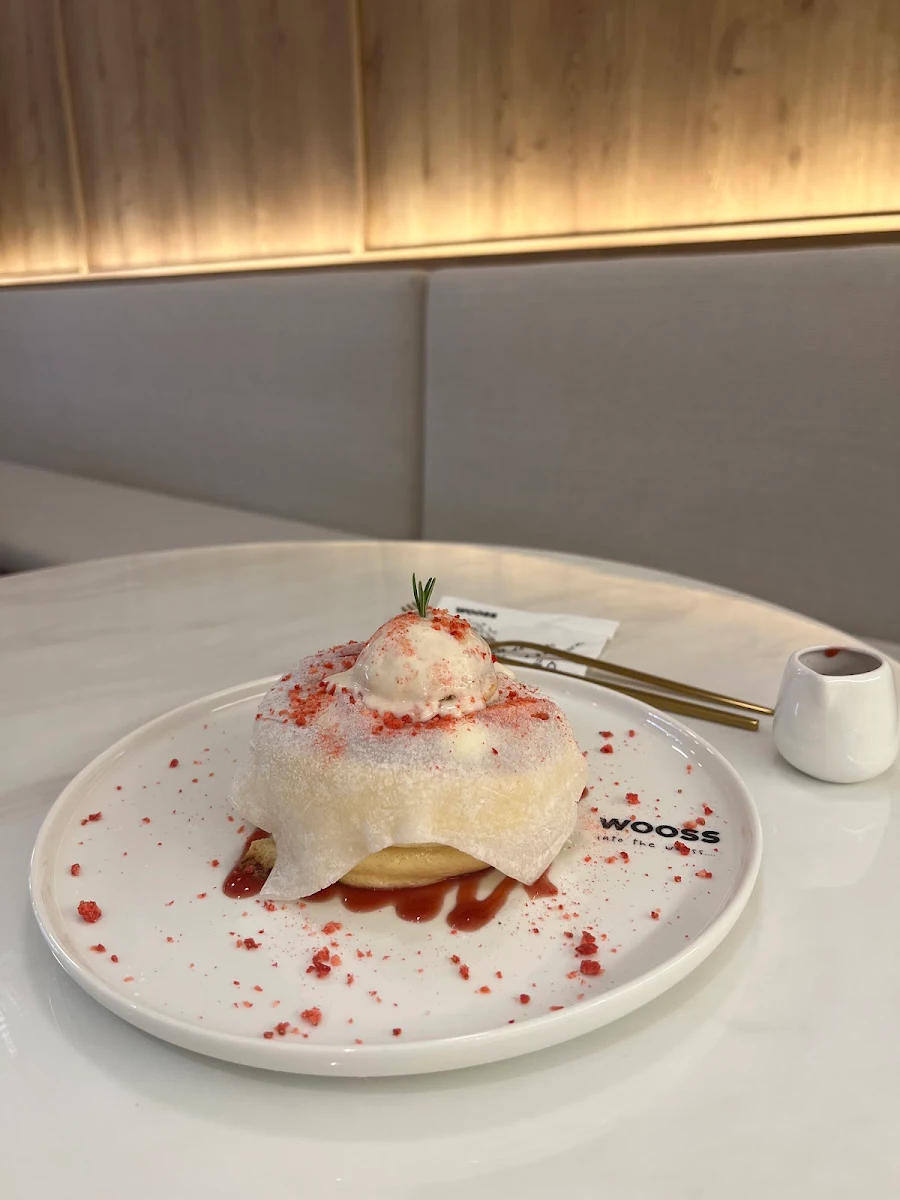 Highlights, WOOSS Au Desserts and Cafe