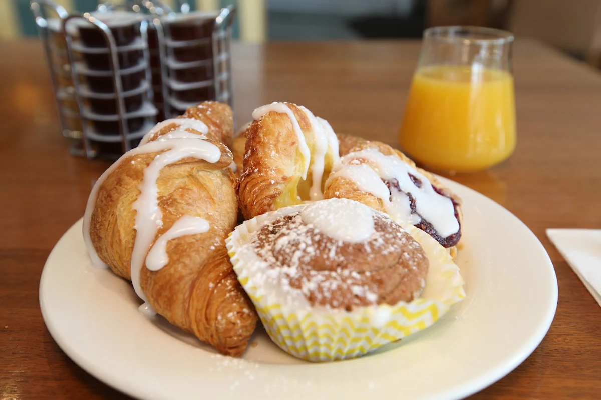Highlights, Metropole Cafe