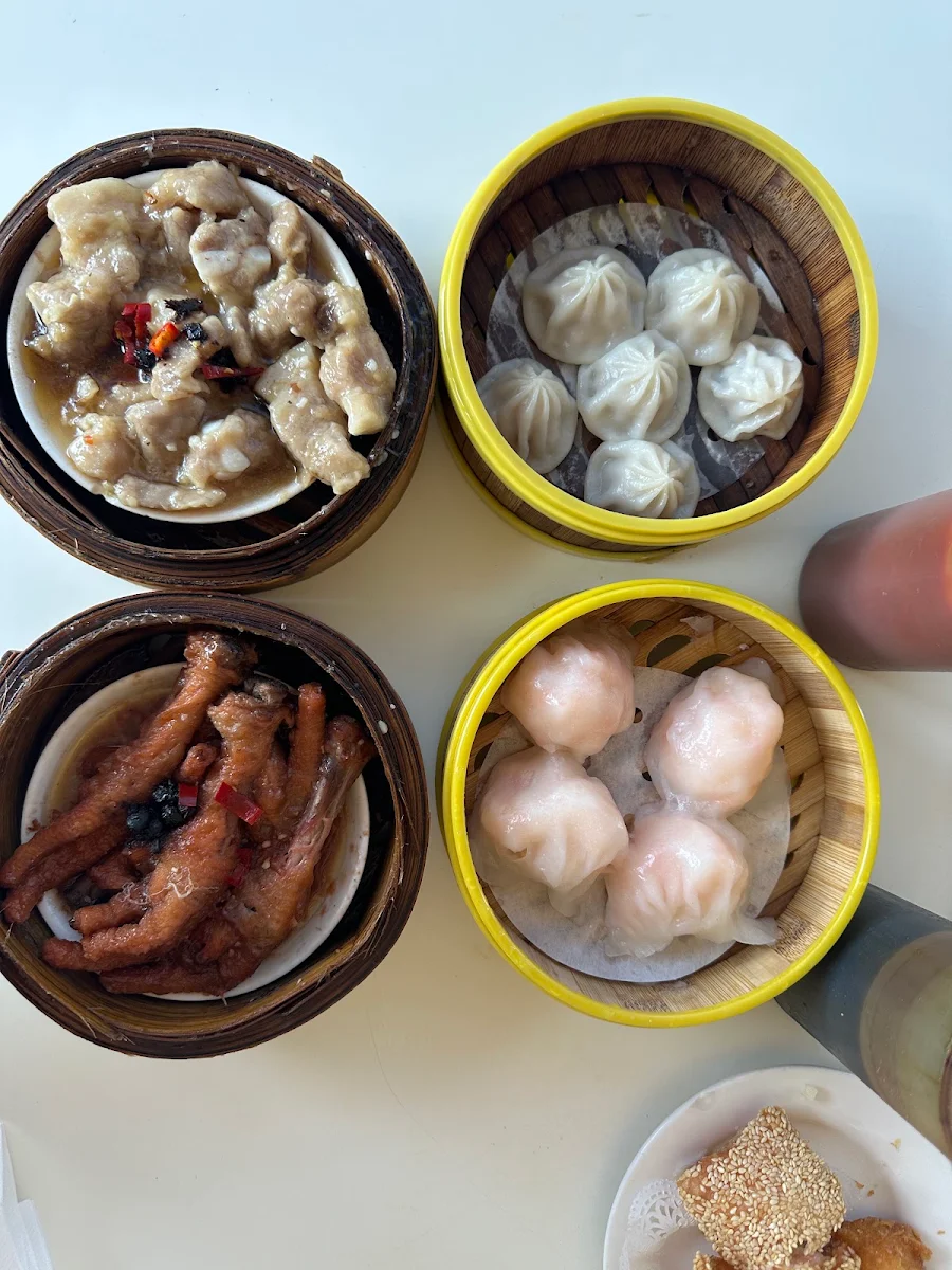 Assorted Steamed Dim Sim Platter 6pc, Top BBQ & Seafood Restaurant (Yum Cha)