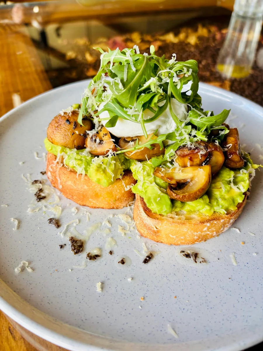 Smashed Avocado, The Last Straw