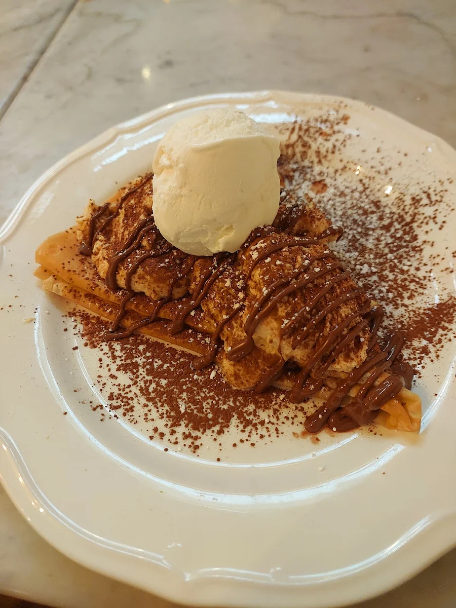 Highlights, Le Petit Chateau Restaurant