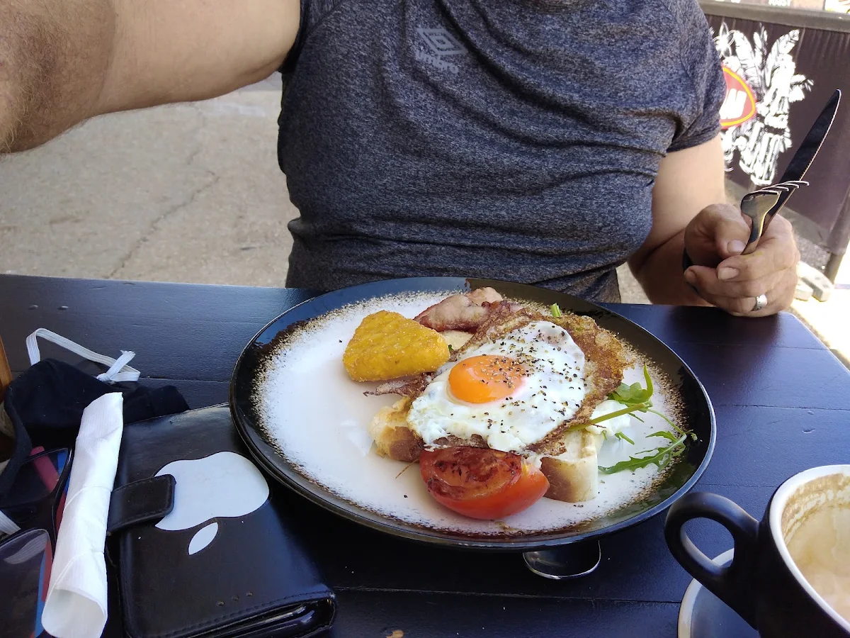Highlights, Brew and Grind Cafe