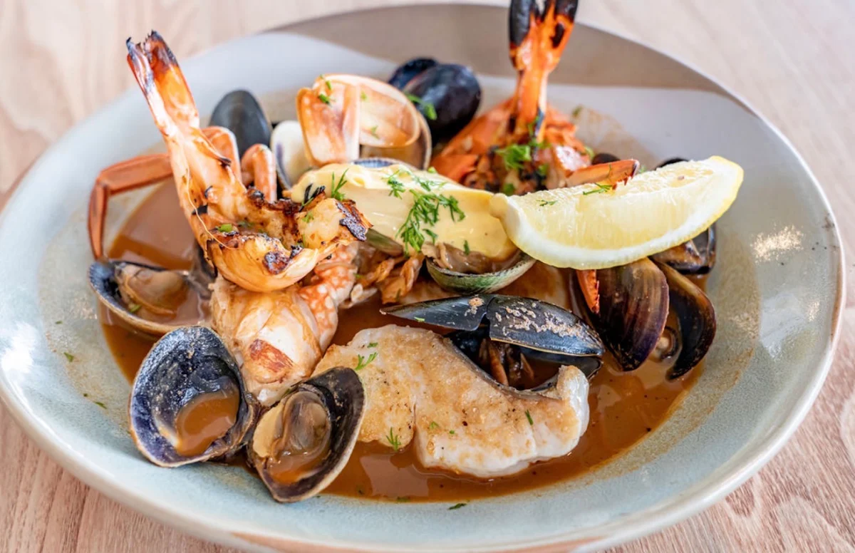 Highlights, River Bar + Dining