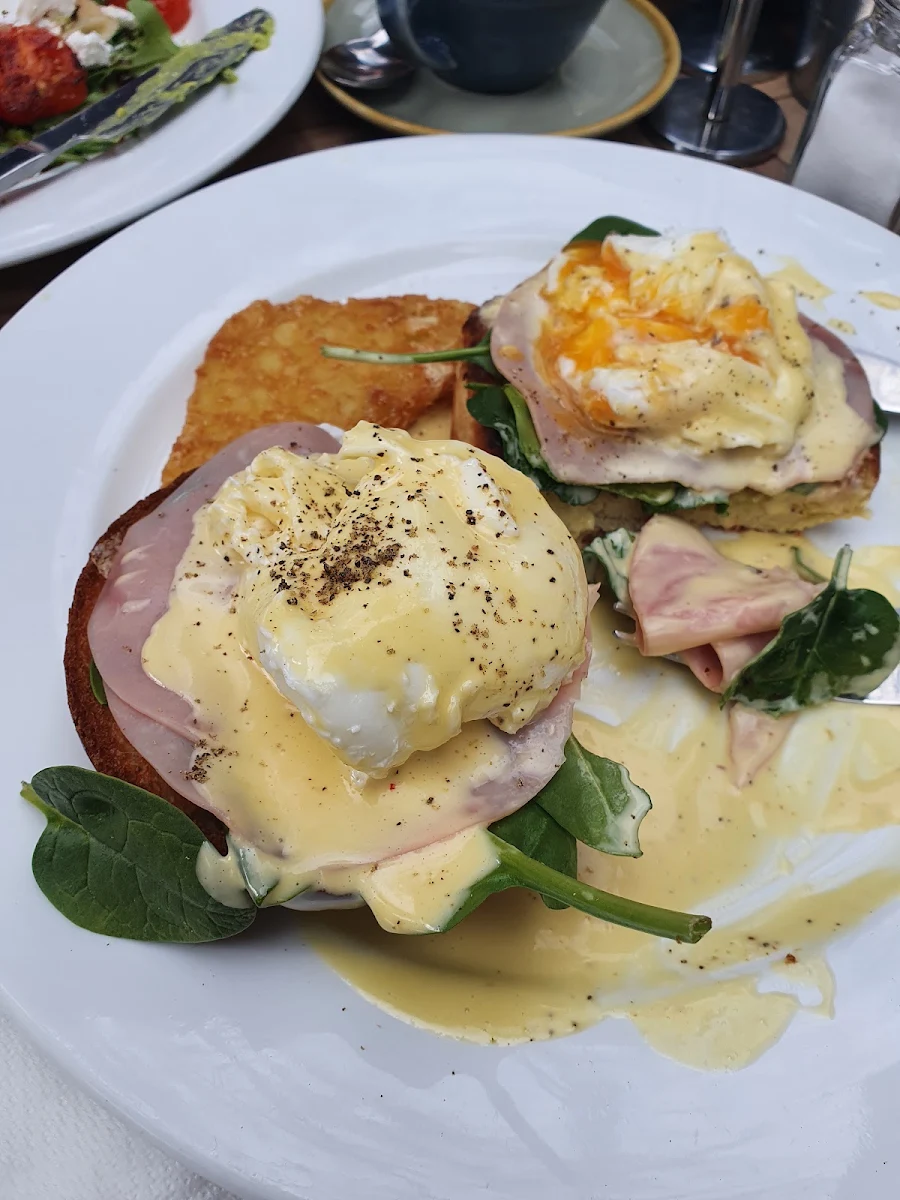 Eggs Benedict, Gusto