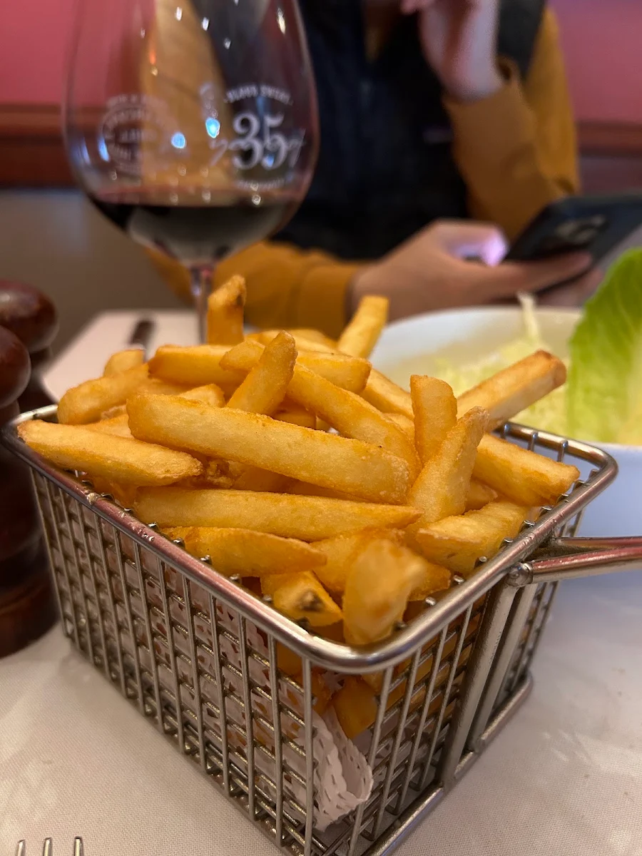 Hot Chips, Charcoal Grill on The Hill