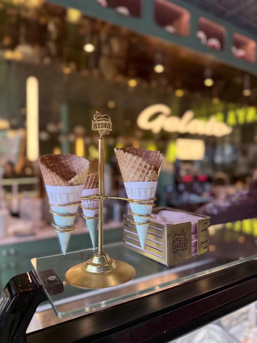Highlights, Anita Gelato Manly
