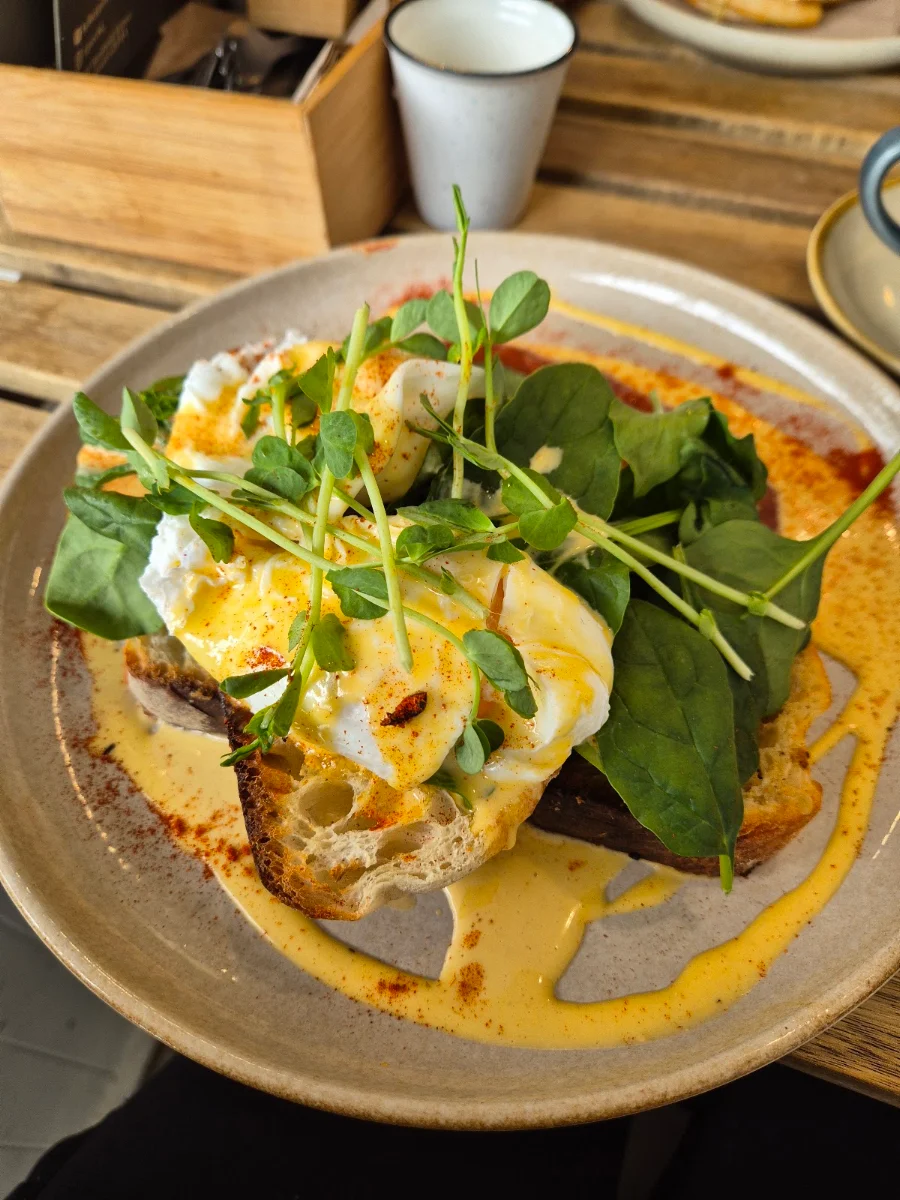 Pulled Brisket Egg Hollandaise