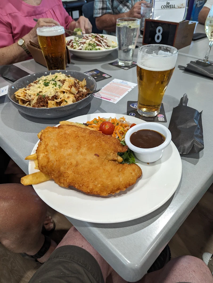 Schnitzel, Caloundra Power Boat Club